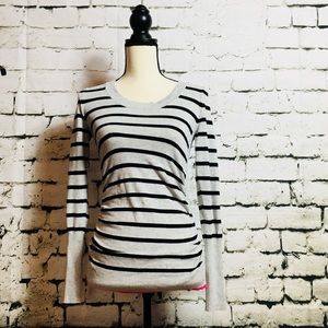 🧣 3/$18 T/O Junior Sweater